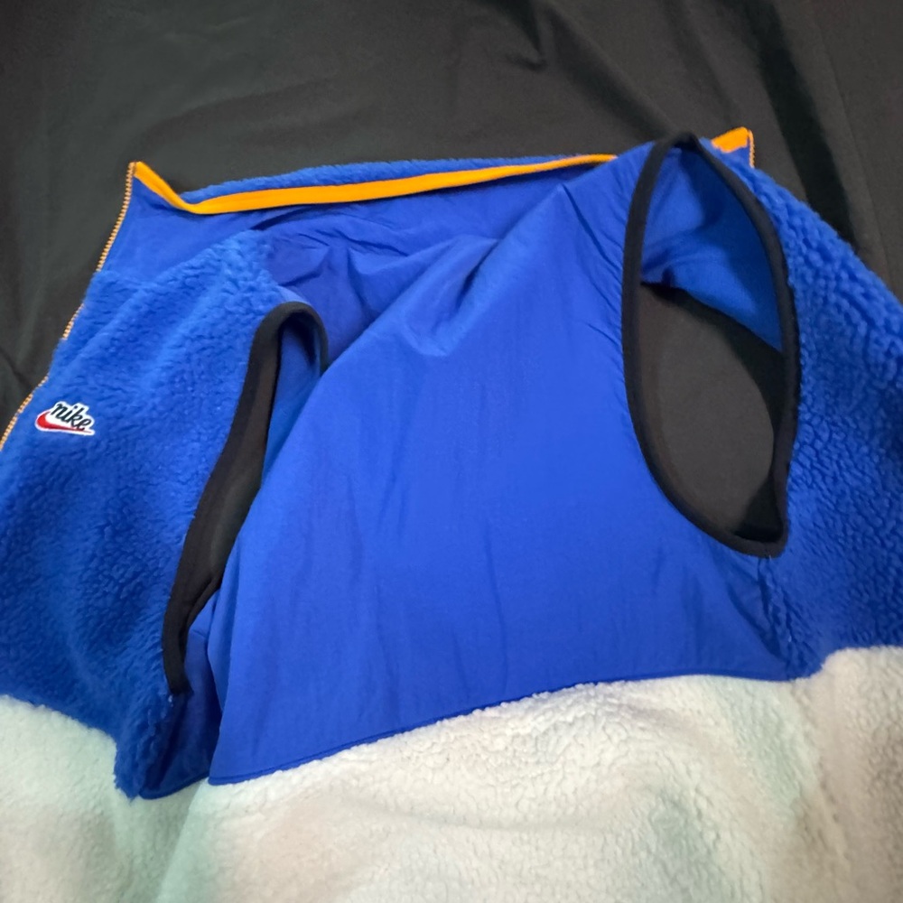 Nike Blue and Cream Fleece Vest - Picture 10 of 12